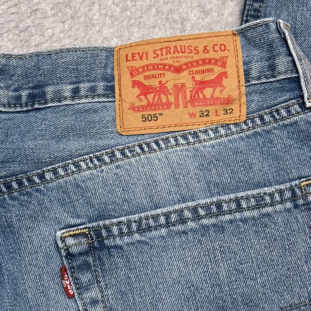 Levi's 505 Jeans Men's 32x32‎ FITS 32x31 Straight Medium Wash 100% Cotton Denim
